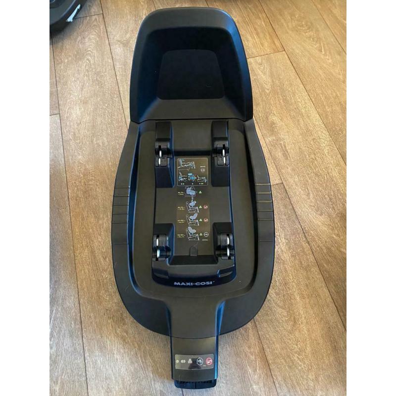 Maxi-Cosi Pebble Pro I-Size car seats with Maxi-Cosi 3wayFix bases.