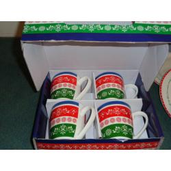 8 Christmas dinner plates: extra large Grace's Teaware plates