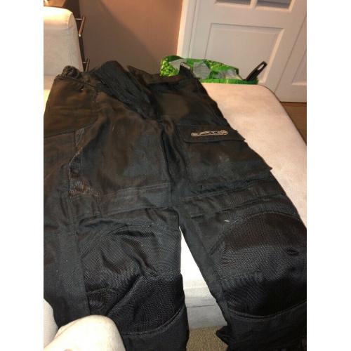 Waterproof motorbike trousers (buffalo) fits 30-34 waist