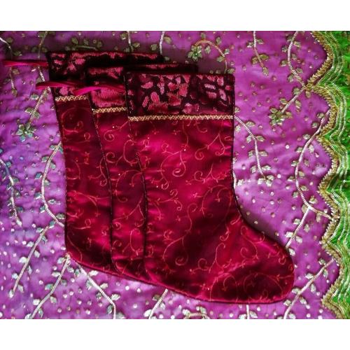 NEW SET 3 FESTIVE CHRISTMAS STOCKINGS Plus CHRISTMAS TREE SKIRT Red Gold Satin Embroidery Bead Braid