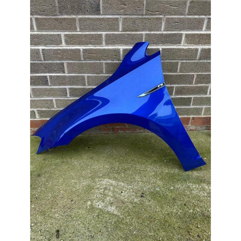 ORIGINAL VW GOLF R PASSENGER SIDE COMPLETE WING