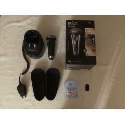 BRAUN SHAVER.