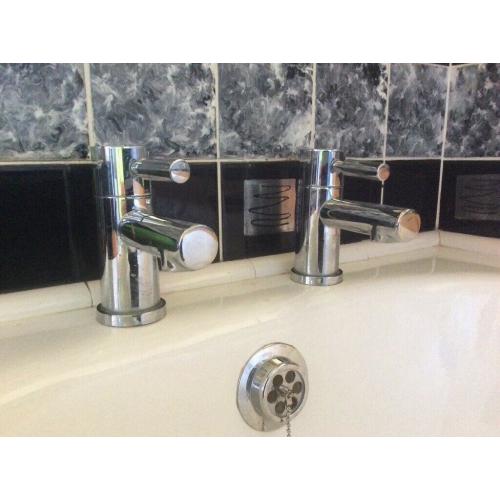 Lota bath taps