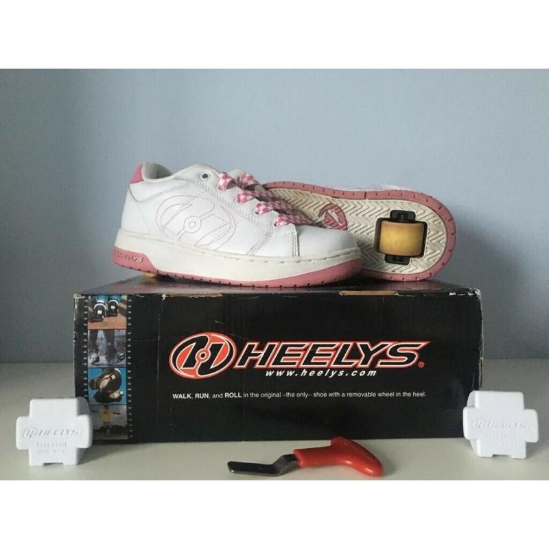 Heelys - Girls Size 3