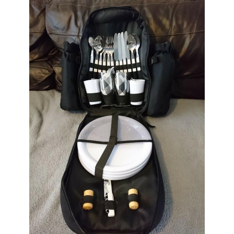 Camping/picnic backpack with accessories