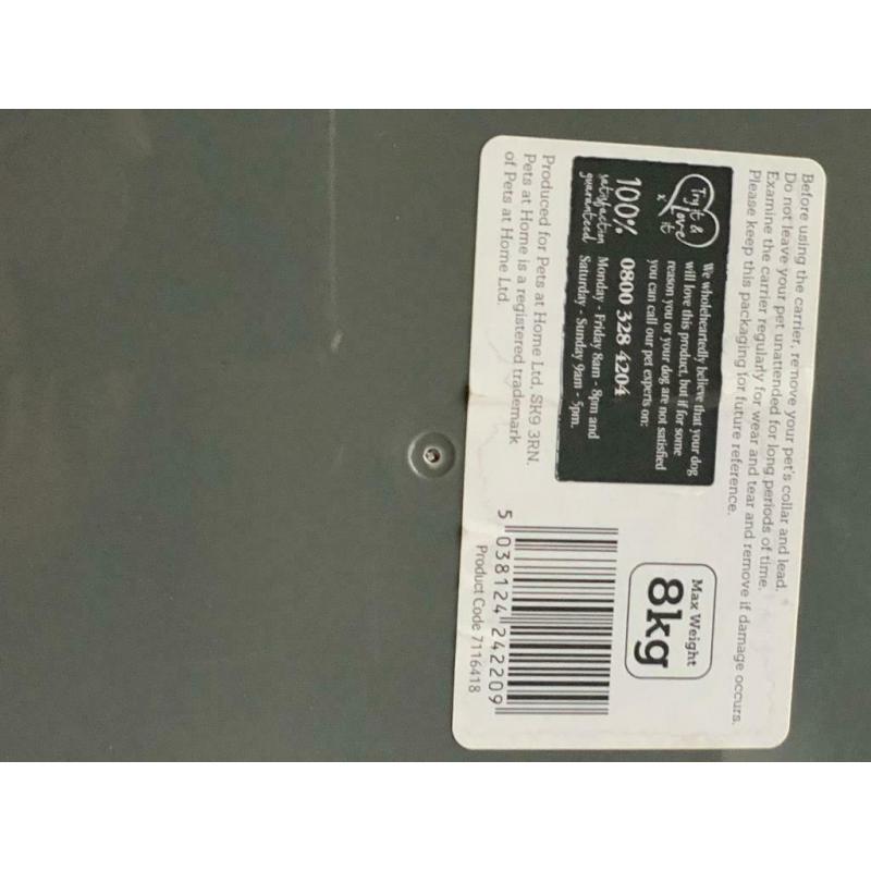 Pet carrier for small dogs or cats up to 8 kgs