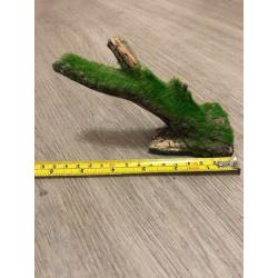 Selection of fish tank ornaments / tunnels / plants