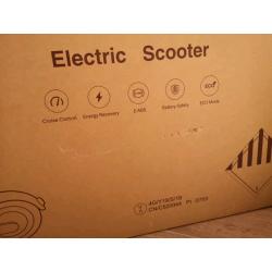 Electric scooter xiomi m365 white.