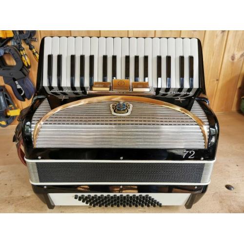 Settimio Soprani, 2 Voice (LM), 72 Bass, Piano Accordion. Online Lessons Available.