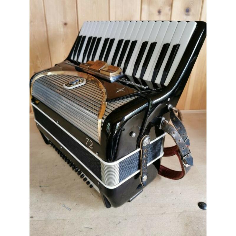 Settimio Soprani, 2 Voice (LM), 72 Bass, Piano Accordion. Online Lessons Available.
