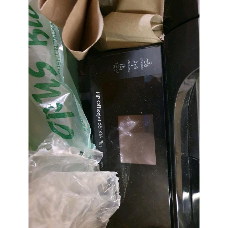 HP Printer Plus 6500A like NEW .