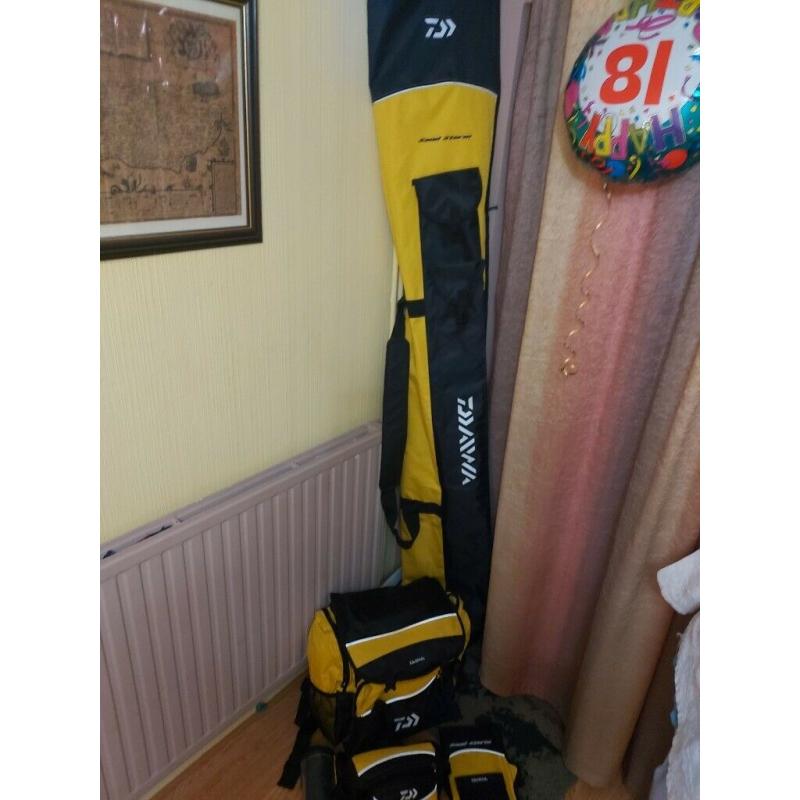 Daiwa sandstorm full luggage set