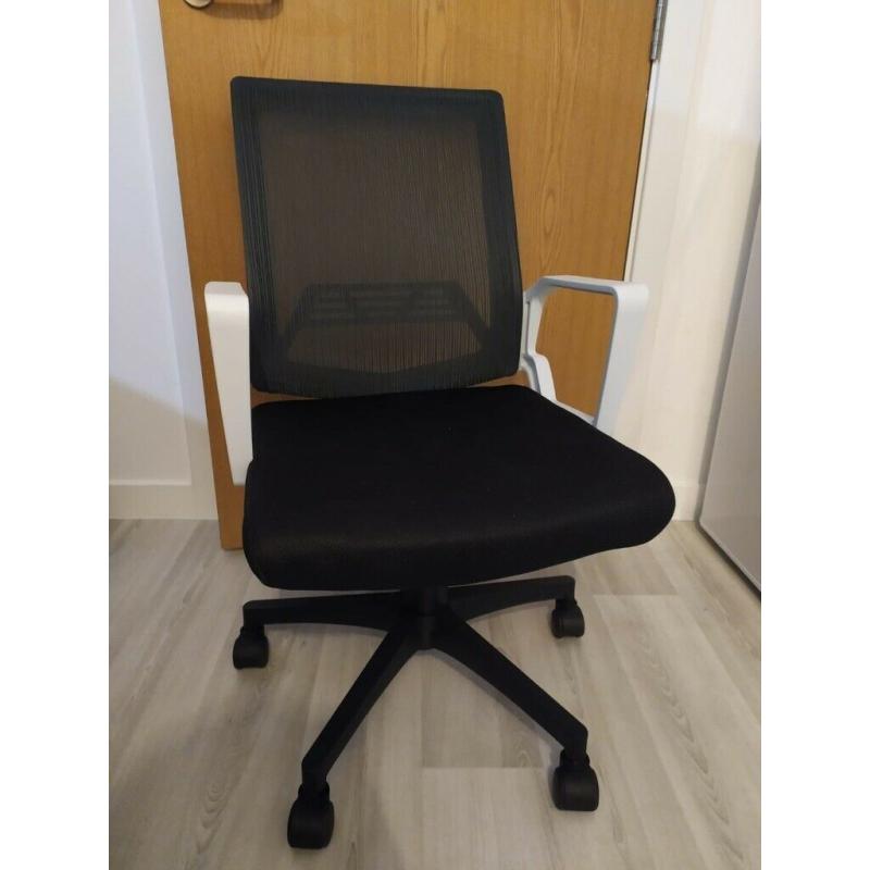Desk/Office Chair - Black/White **SOLD**