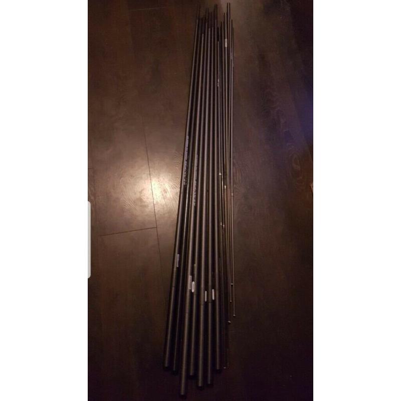Maver carp elite 3 16m pole with a massie spares package
