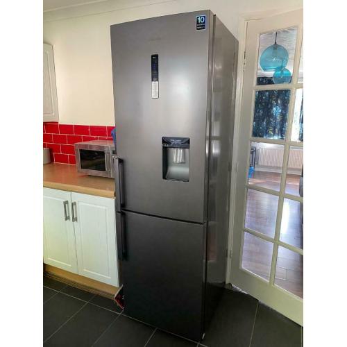 Samsung Fridge Freezing - fully working