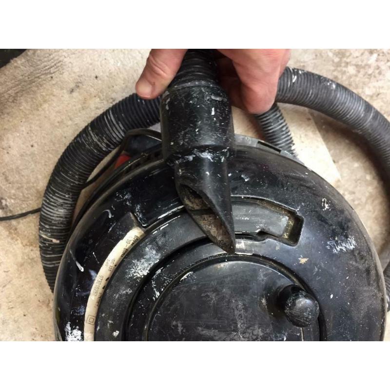 Henry hoover vacuum cleaner working