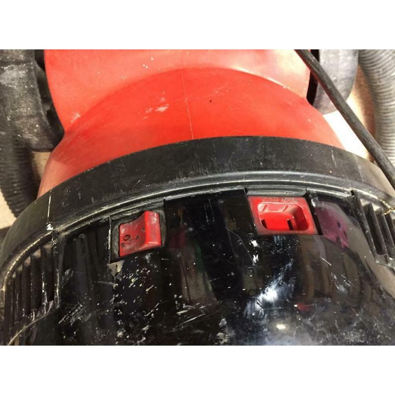 Henry hoover vacuum cleaner working
