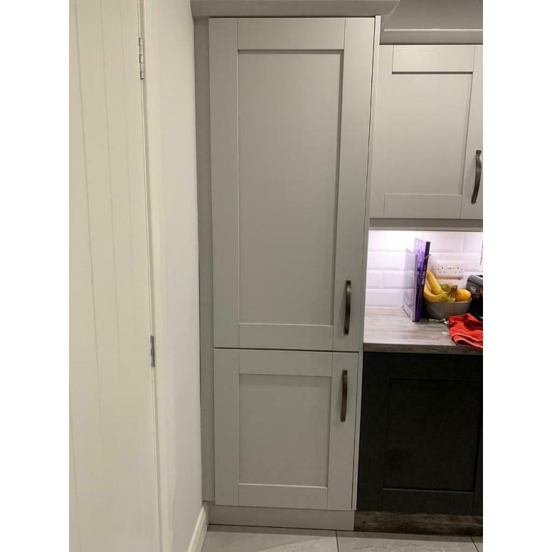 Normende Integrated fridge freezer