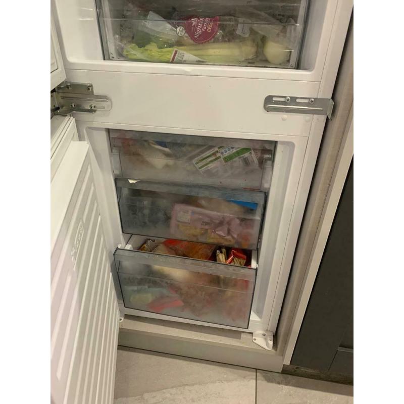 Normende Integrated fridge freezer