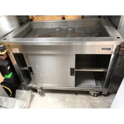 Cold cabinet on wheels