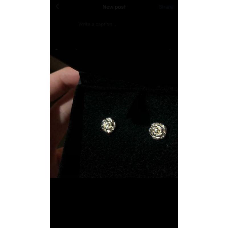 SILVER ROSE T.H BAKER EAR RINGS !