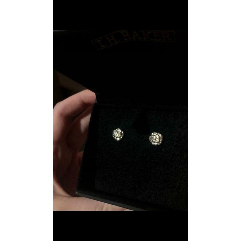 SILVER ROSE T.H BAKER EAR RINGS !