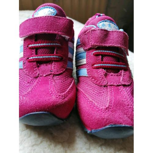 Girls trainers