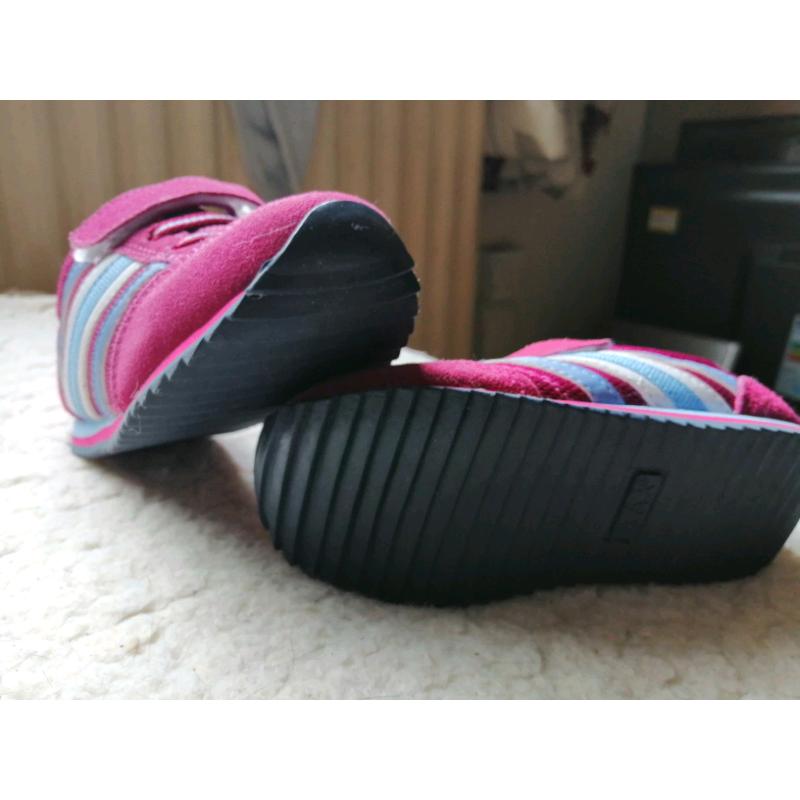 Girls trainers