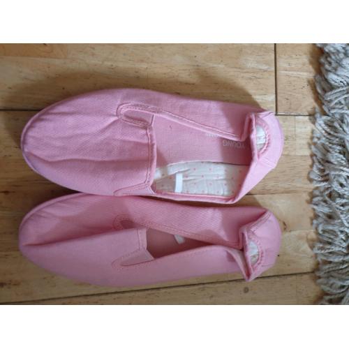 BRAND NEW shoes size 1