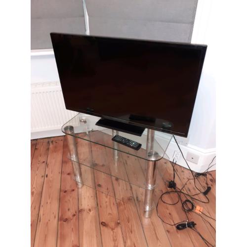32in digital colour TV and TV stand
