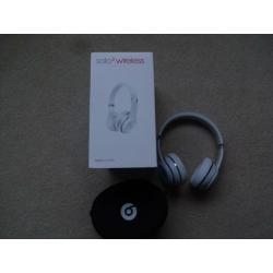 beats solo 3 headphones colour silver