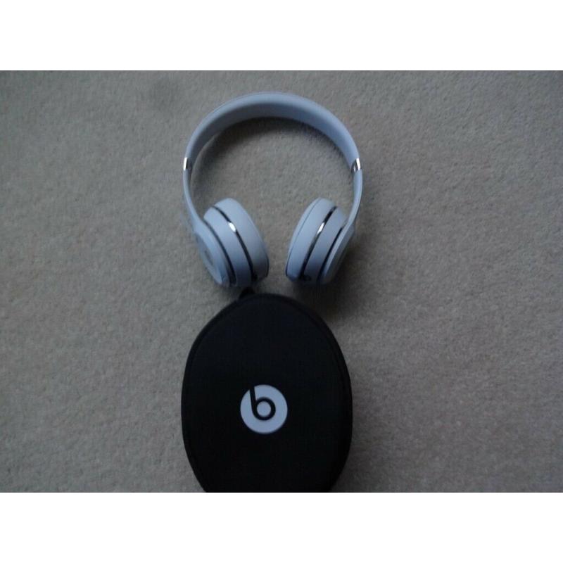 beats solo 3 headphones colour silver