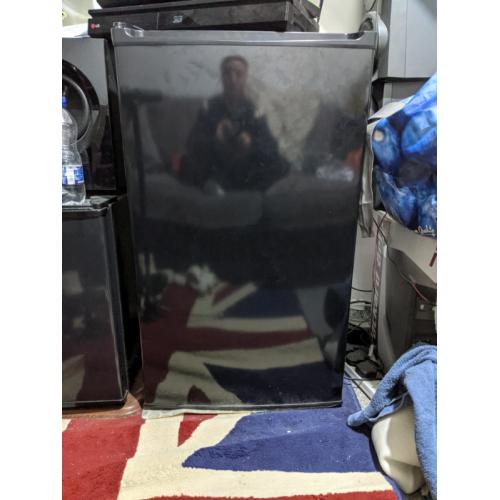 Black SIA medium fridge