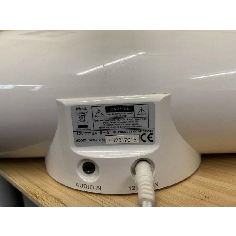 IWantit IPOD DOCK SPEAKER Copley Mill LOW COST MOVES 2nd Hand Furniture STALYBRIDGE SK15 3DN