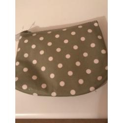Victoria Green make up bag, new