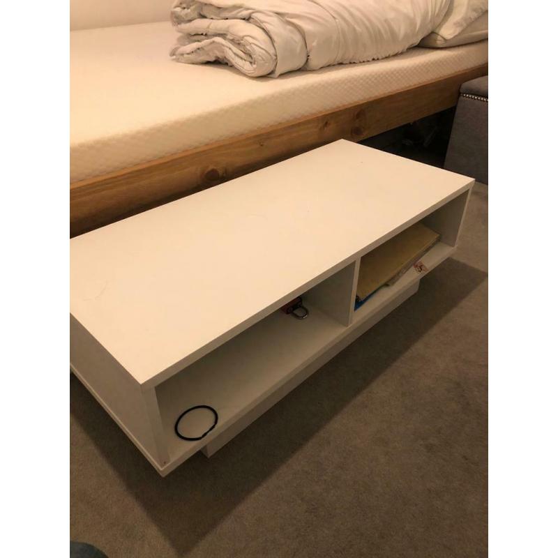 Coffee table/ TV table