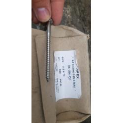 Zing plated steel screw with 19mm washsr