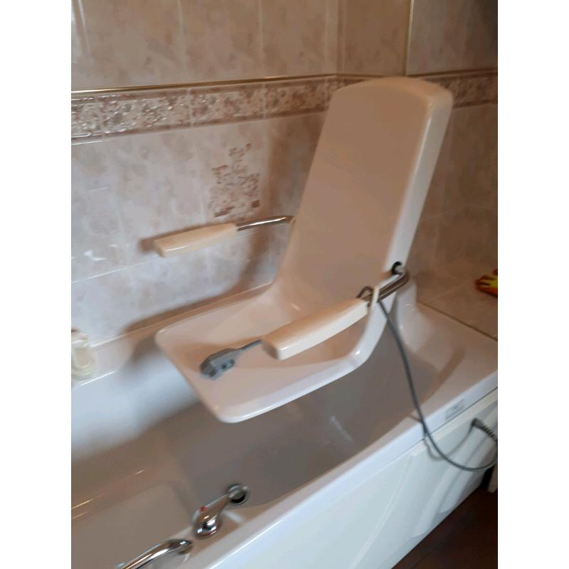 ARJO independant bath with hoist and shower possible local deliveryr