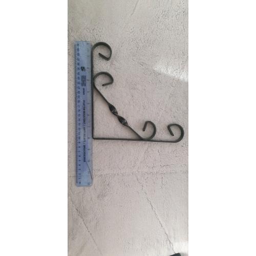 Shelving Black Metal brackets x5