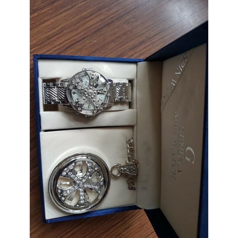 Gevena Spin watch and necklace