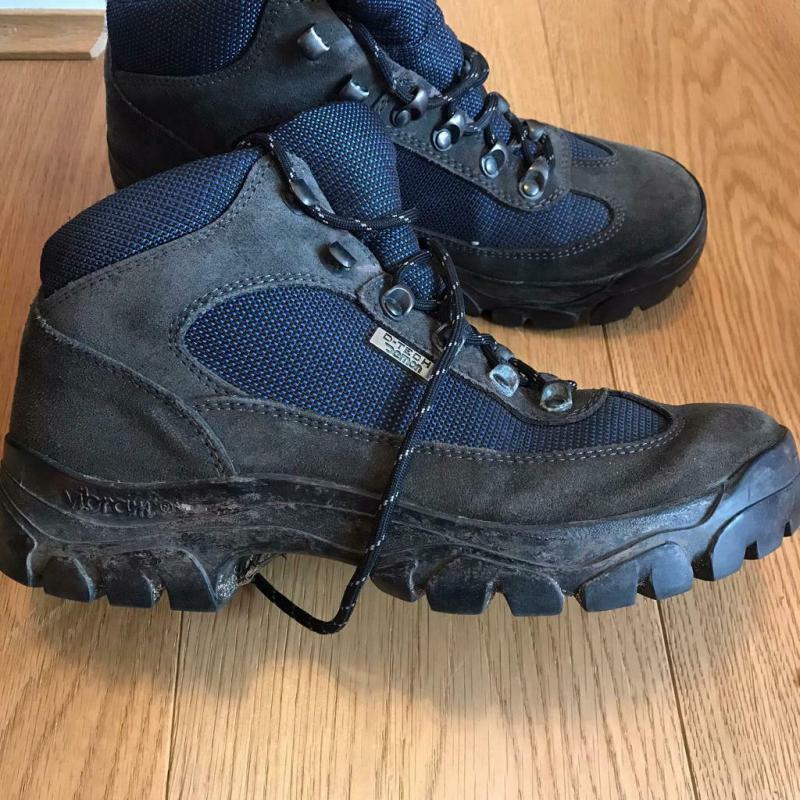 D-Tech Demon Walking Boots Size 7