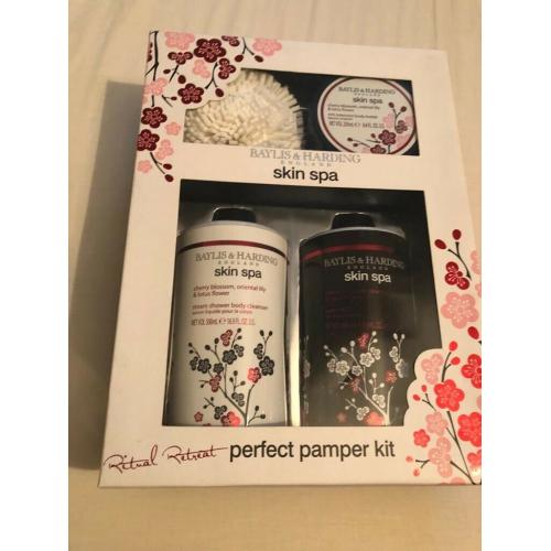 Baylis & Harding skin spa