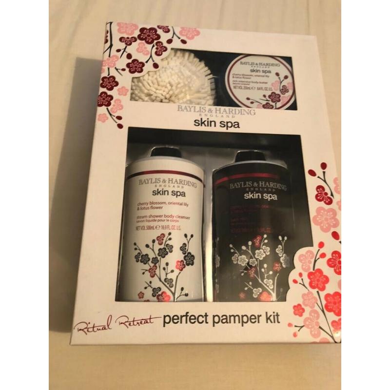 Baylis & Harding skin spa