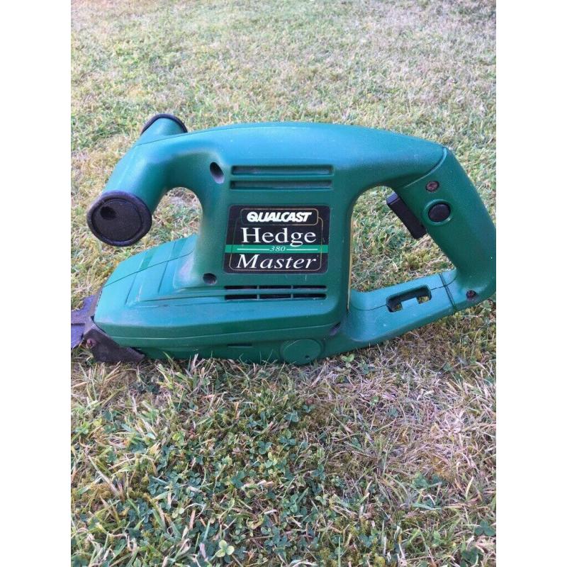QUALCAST HEDGE TRIMMER