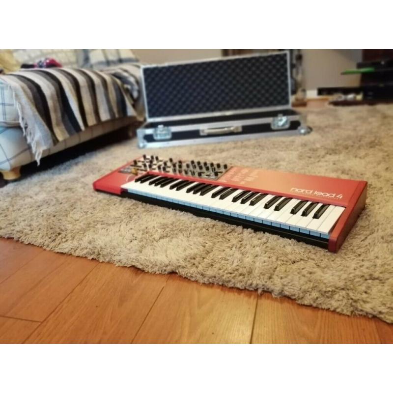 Used very rarely in great condition Nord 4 keyboard and Swan flight case
