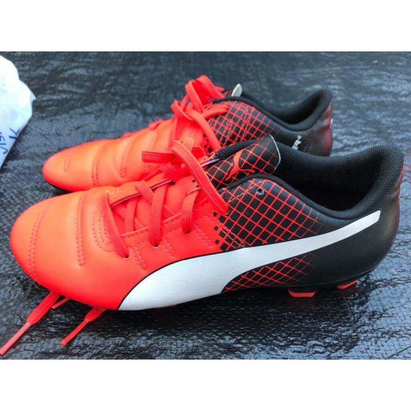 kids size 3 nike Football boots