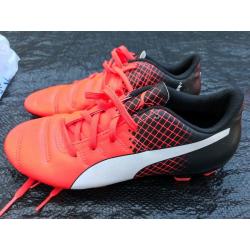 kids size 3 nike Football boots