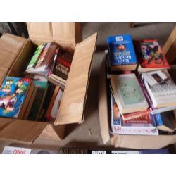 Around a 100 books huge joblot