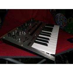 Korg monologue bass Synthesizer