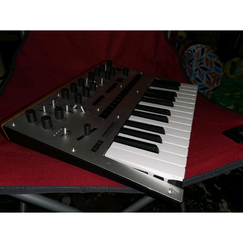 Korg monologue bass Synthesizer